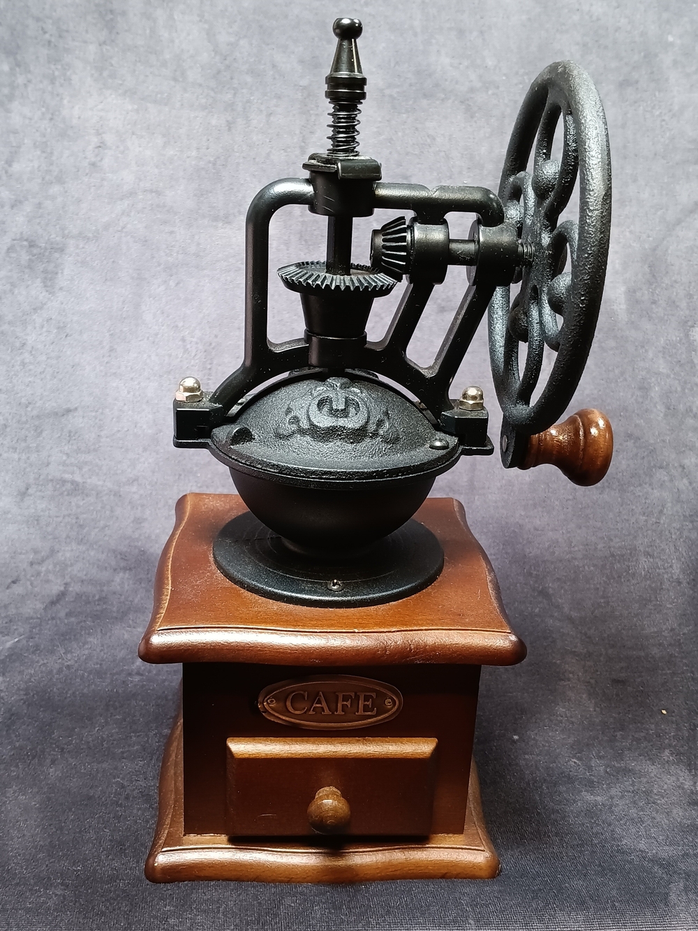Manual Rustic Coffee Grinder in Black Cast Iron and Wood. Never Used.